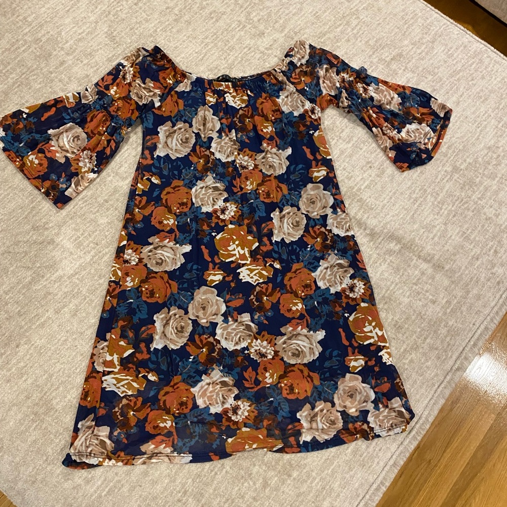 Quarter length sleeve dress